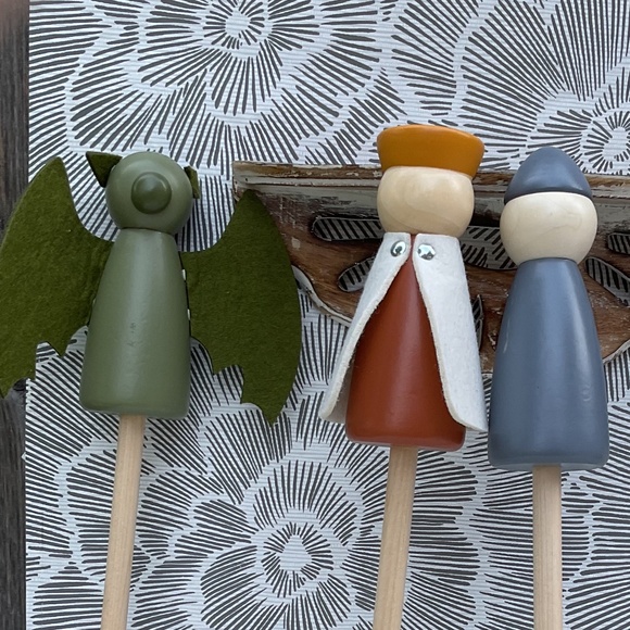 Collection of Scandinavian Wooden Show Puppets Figures King Knight Dragon Wizard - Picture 9 of 16